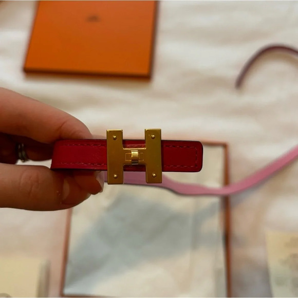 Hermes Accessories - RARE Hermes Kelly Reversible Calfskin Belt and Buckle in Framboise/Pink 13mm
